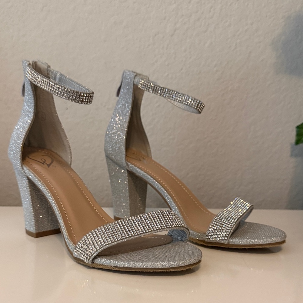 Windsor silver heels